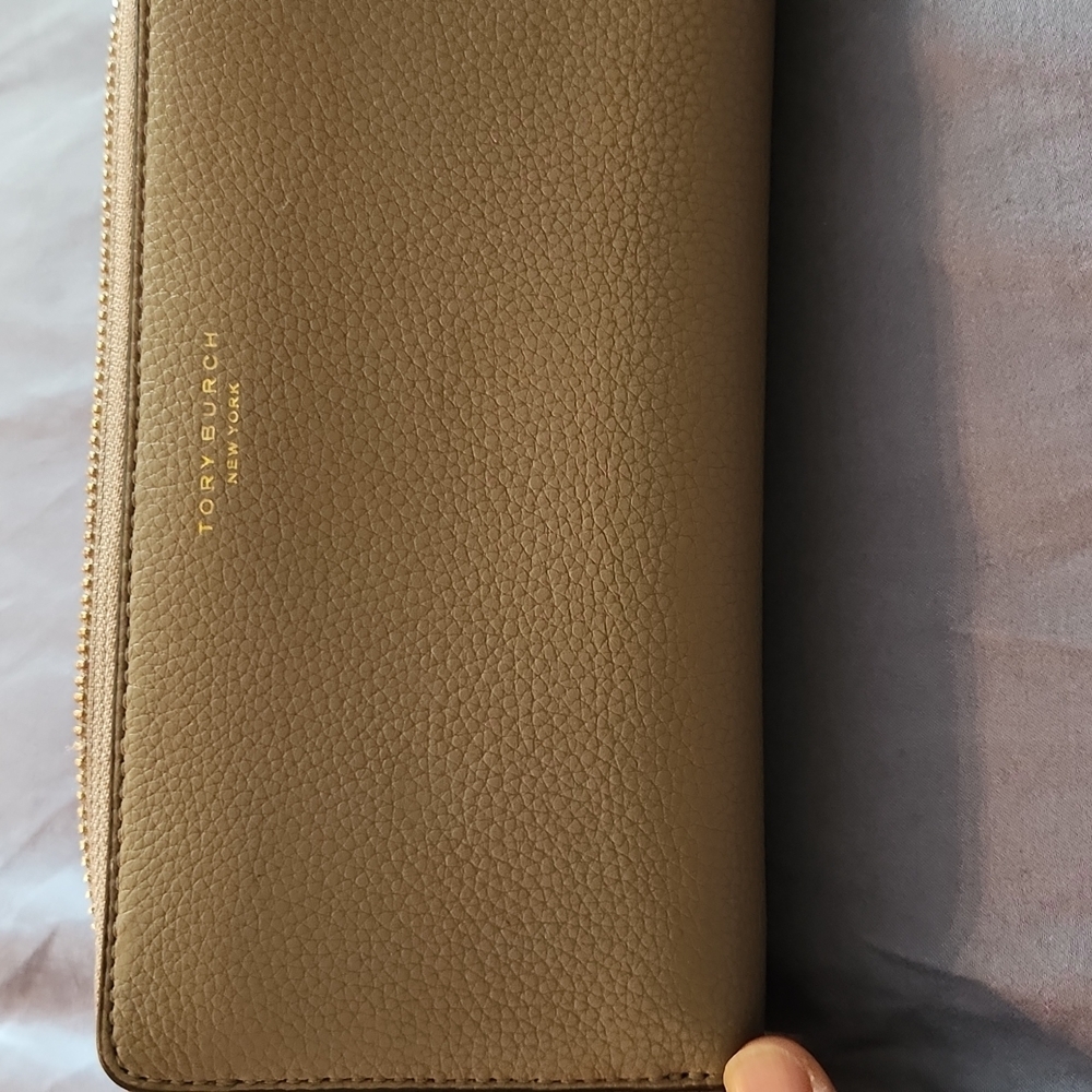 Tory Burch Wallet - Picture 7 of 9